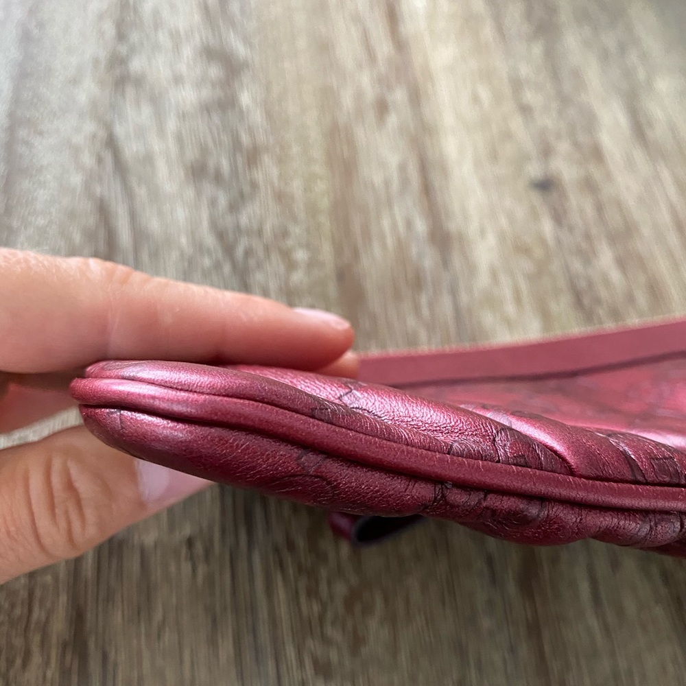 Authentic Gucci wallet wristlet - Picture 5 of 9